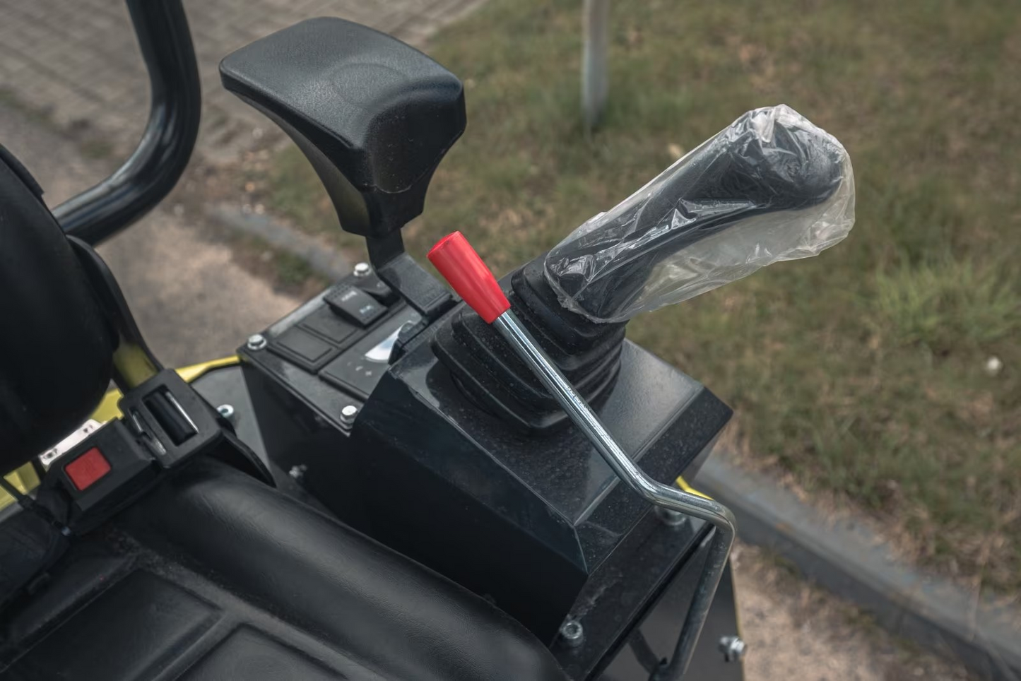 YAMA S15 med svängbom och tumme