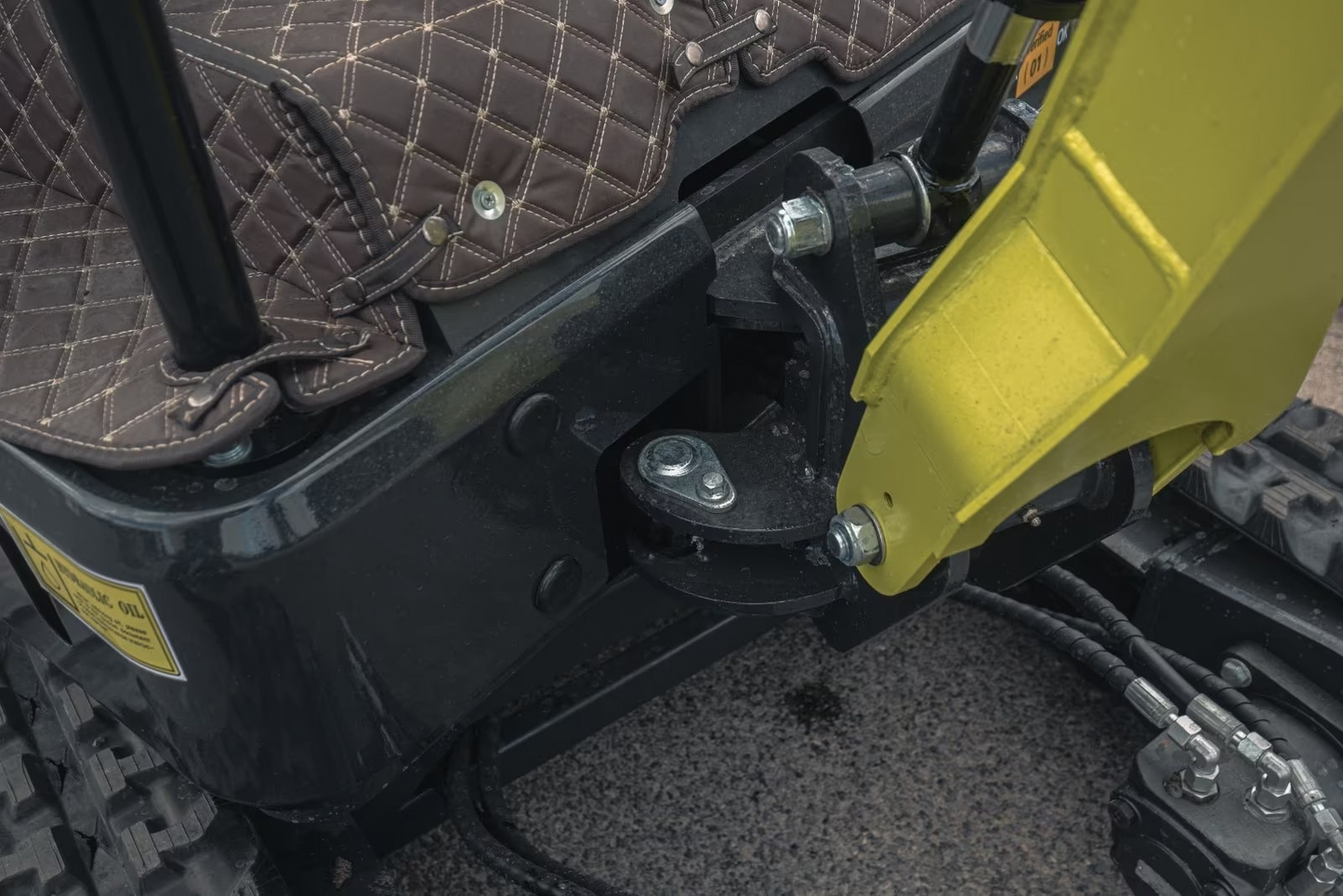 YAMA S15 mit Schwenkausleger und Daumen