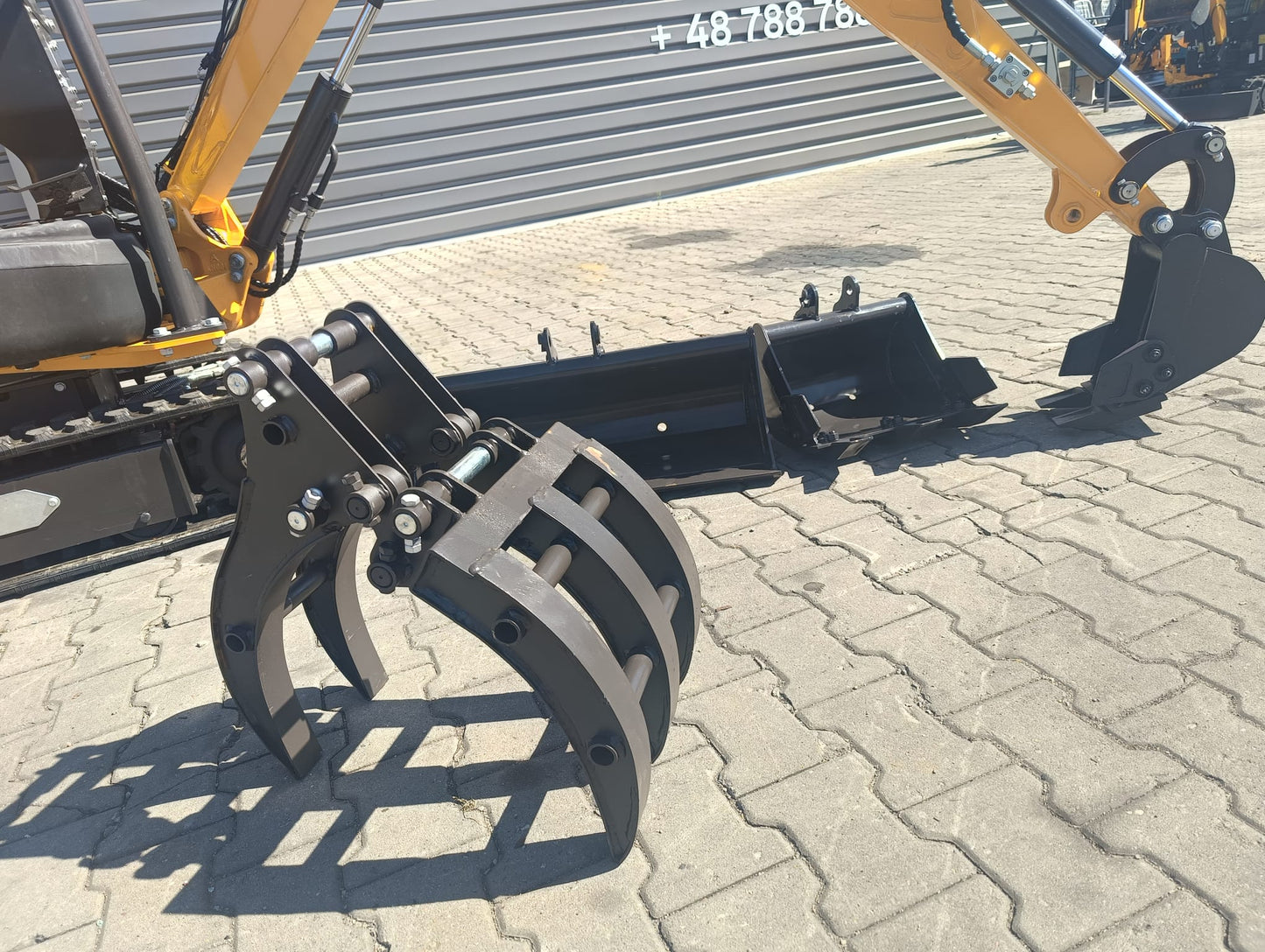 HOLZGREIFER