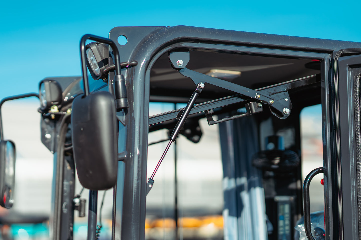 YAMA S15 K (Kubota) with cabin